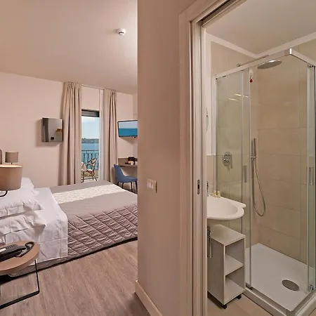 Du Hotel