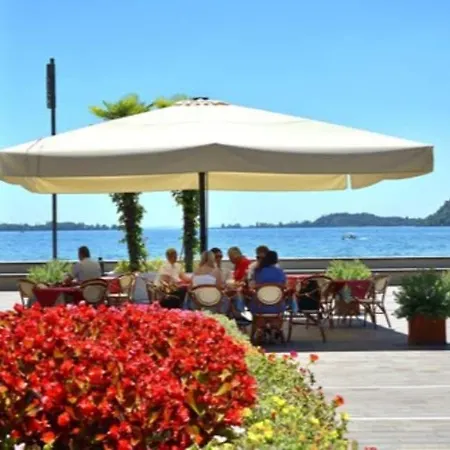 Du Lac 3*